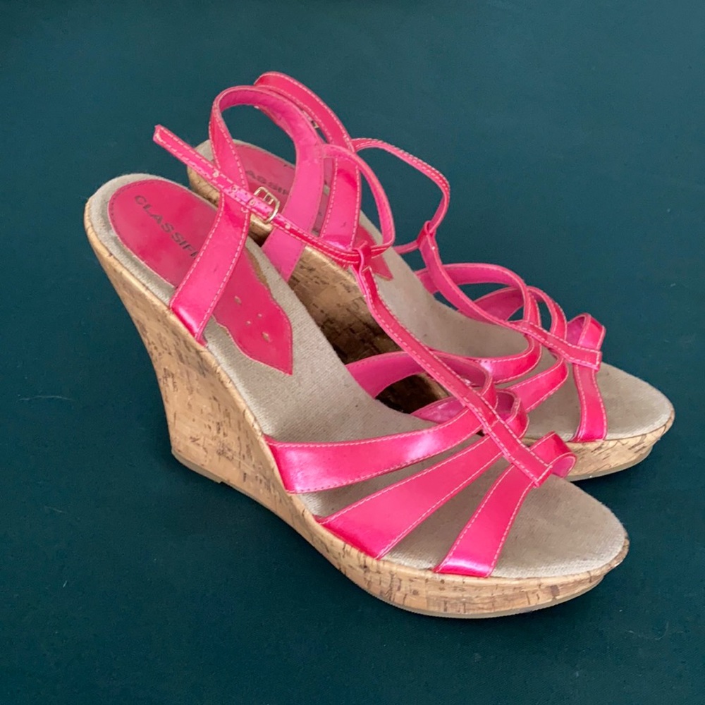Pink wedges